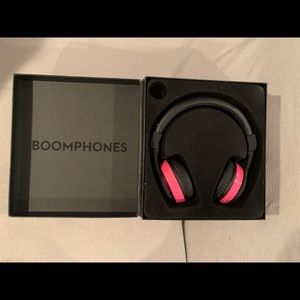 Boomphones headphones black and pink